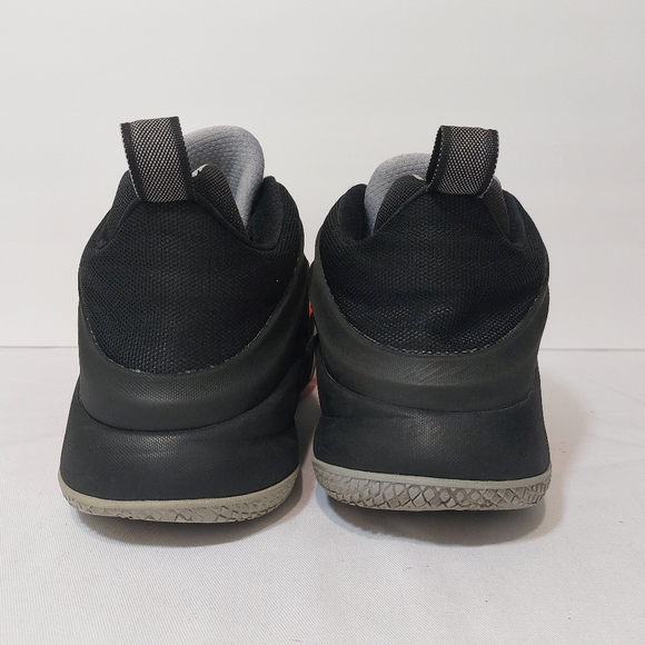 Nike Lebron James Zoom Witness. Black and Orange Nike Sz. 11 main image 5